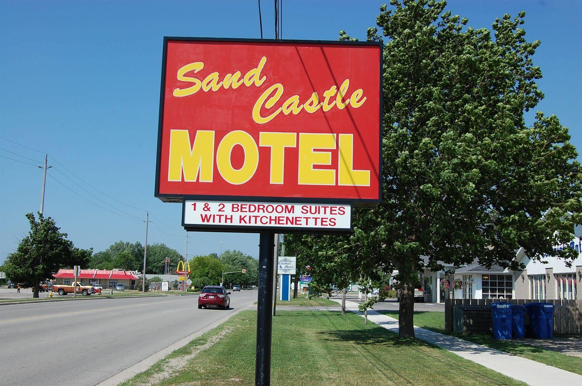 Sand Castle Suites Motel Порт-Елґін Екстер'єр фото